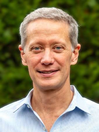Robert Kemper Headshot